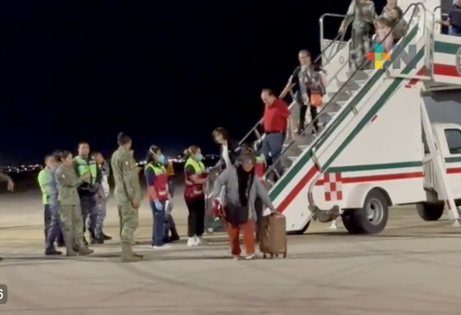 Aterriza en México primer vuelo de connacionales repatriados de Israel